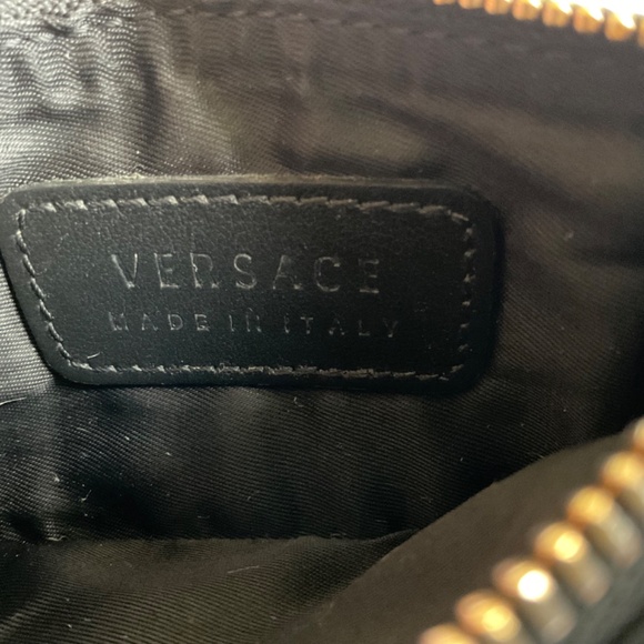 •Versace Black Leather Embossed La Grecca Medusa Cards Holder Zip Coins Wallet - Picture 8 of 14